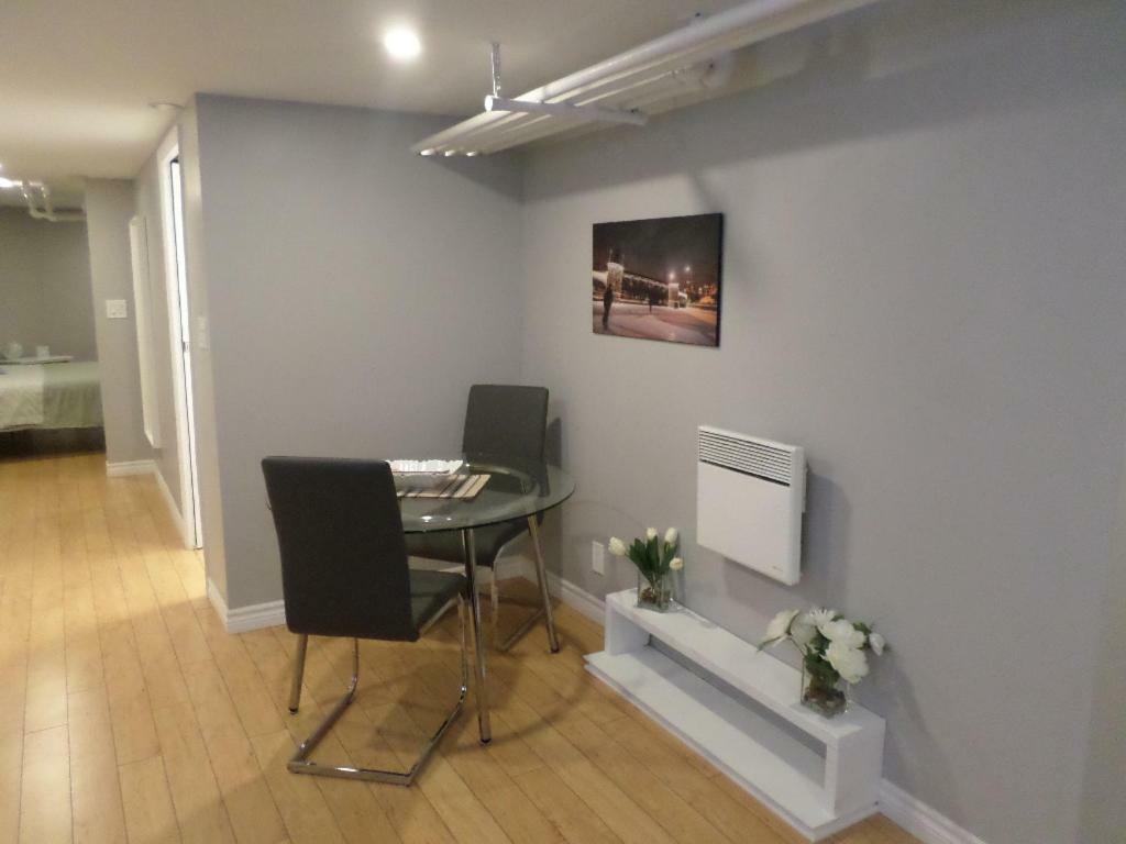 Fantastic And Modern Downtown 1-Bed Basement Apt., Parking Wi-Fi And Netflix Included 오타와 외부 사진